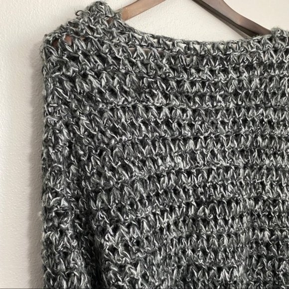 Yuppi Crochet Fringe High/Low Poncho - Picture 2 of 6